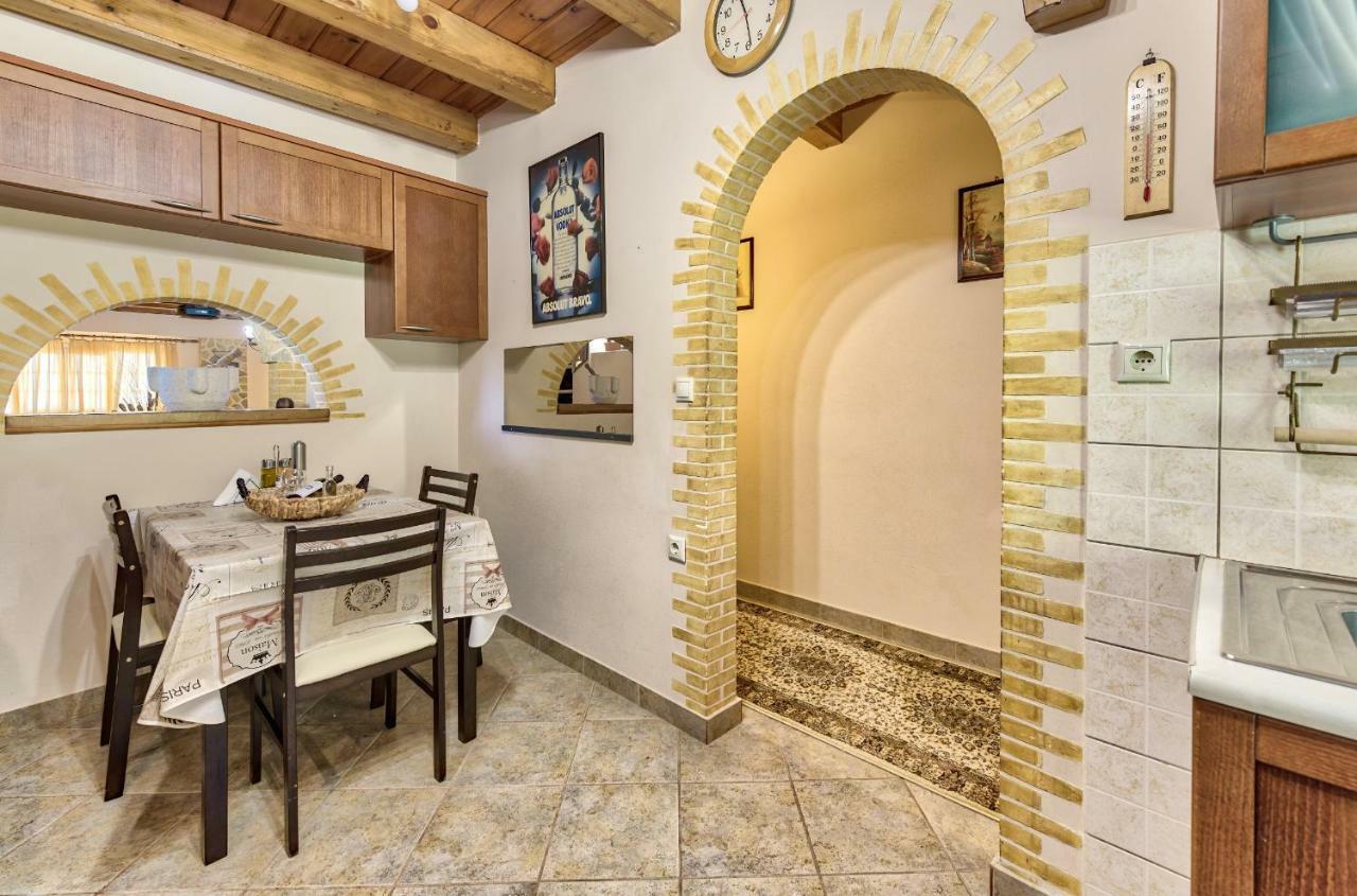 Green Boat Apartment Akrotiri  Extérieur photo